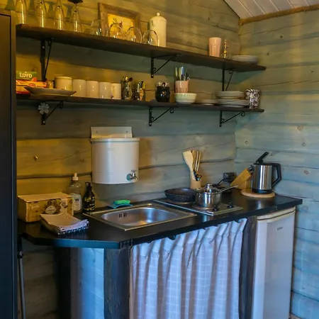 Kemping Moiskla Saun Ja Puhkemaja *